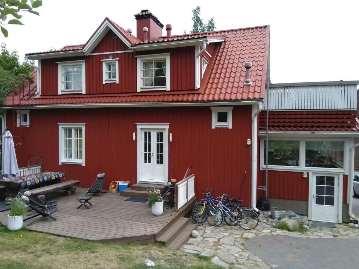 120 Yrs. Old Log House In Kuopio City Centre Esterno foto